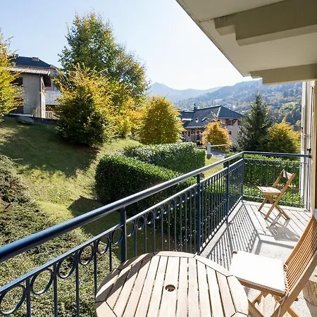 Comme Un Chalet, A La Montagne *